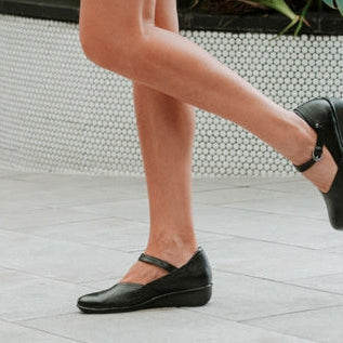 Comfort Meets Style: Shoes for Australians Who Stand All Day
