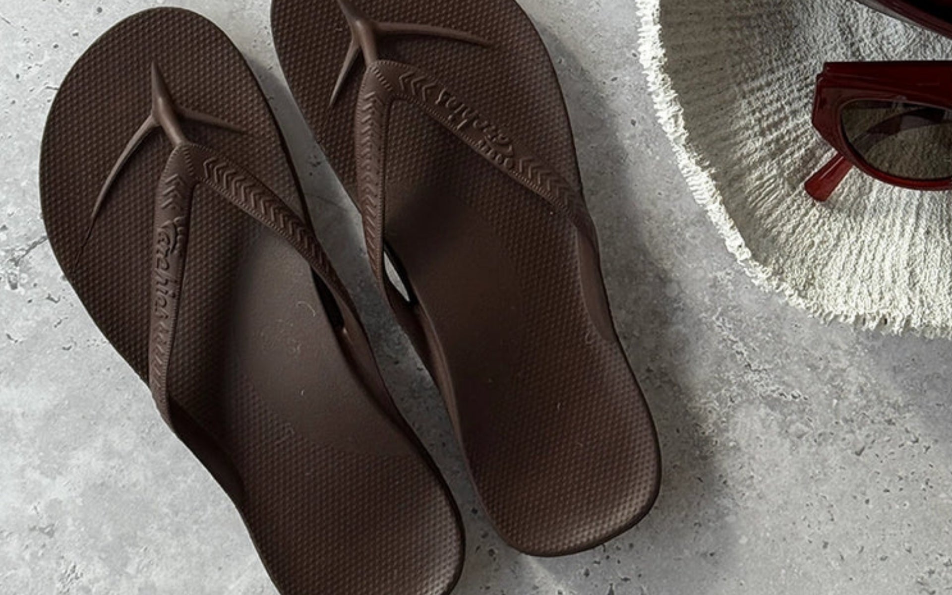 Women's Thongs & Slides