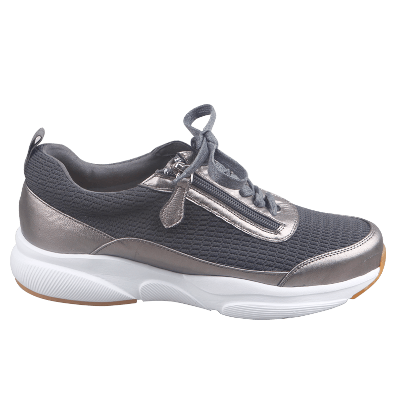 Pure Comfort Aced Sneaker