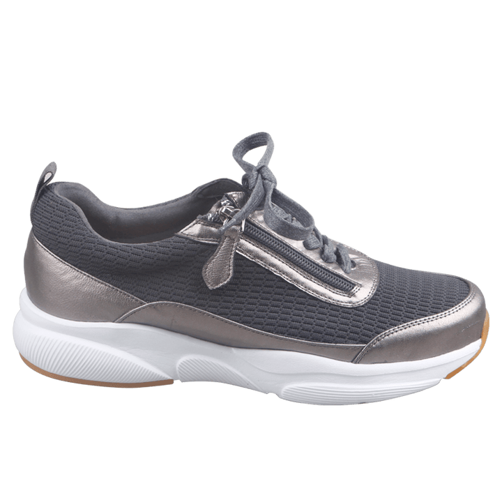 Pure Comfort Aced Sneaker