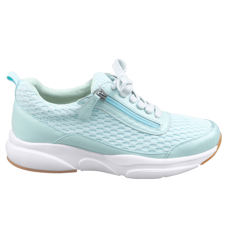Pure Comfort Aced Sneaker