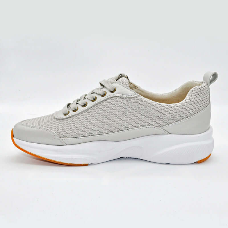Pure Comfort Aced Sneaker